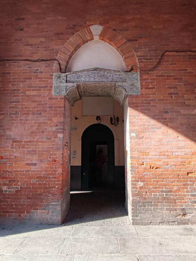 Ticinese 38 - Incantevole Appartamento Nel Centro Milaan Buitenkant foto